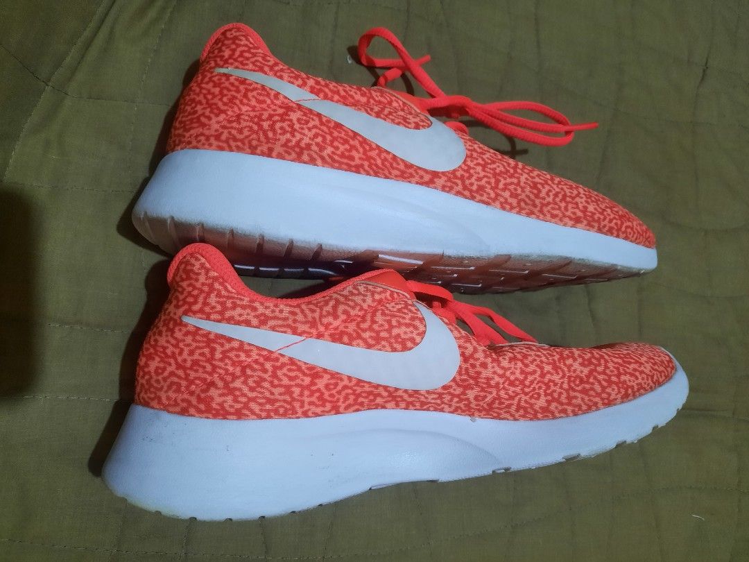 Nike tanjun on sale orange