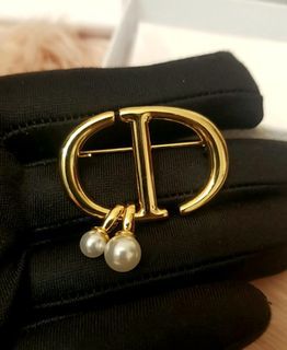 ☆1 DAY VALENTINE SALE! 30% OFF!☆  Authentic CD 2023 Brooch with Dangling Pearls