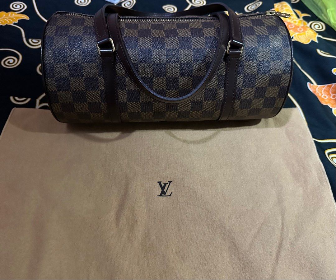 Original / Authentic LV Louis Vuitton Papillon 30 Damier Ebene (Category: Luxury Bags & Wallets) located in Quezon City. Submitted by geillen3 (Listing ID 1281754448, Image 3). Description: 100% Guaranteed Authentic/Original LV Louis Vuitton Papillon Damier 30 Money back guarantee (if proven fake) With LV original dustbag Without babylon or ung maliit With Code/Coded siyempre Shoulder bag or handbag Kung ano nasa picture yan lang po Napakaganda p
