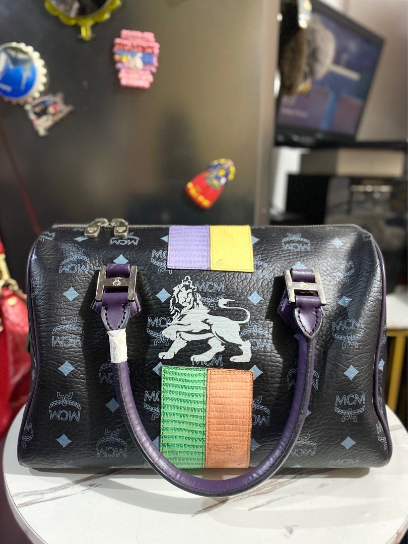 Original Preloved MCM boston ykk zip (Category: Luxury Bags & Wallets) located in Davao. Submitted by catchycollections2018 (Listing ID 1281754738, Image 1). Description: Rank 10/10 condition Mcm boston Handbag In excellent Condition YKK zip .