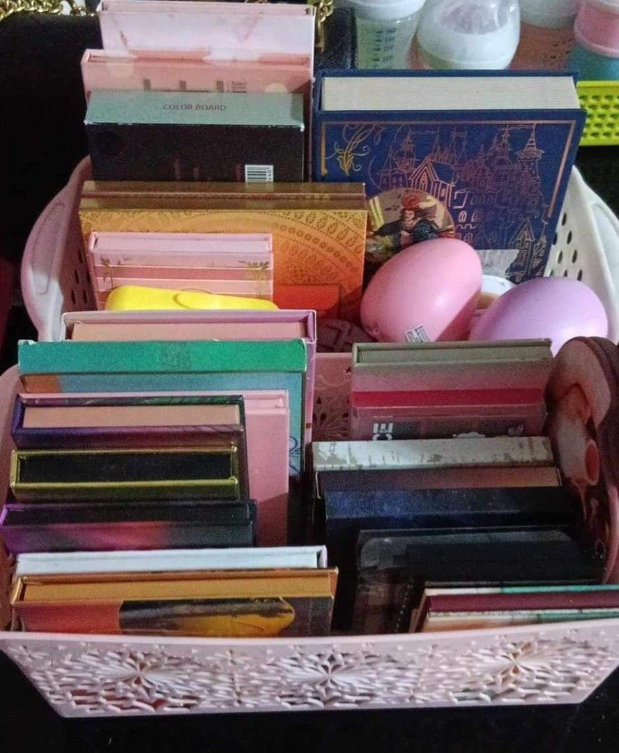 Palettes sale or swap (Category: Makeup) located in Makati City. Submitted by dilancay (Listing ID 1281625671, Image 1). Description: palettes sale or swap most of them are brand new and swatched only all authentic pref swqp to bbw vs mist or lotions bundle authentic only or bags or offer.
