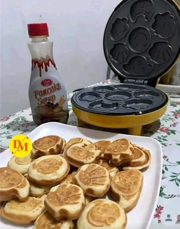 Pancake maker (Category: Breadmakers) located in Manila. Submitted by bongsy999mall (Listing ID 1281779431, Image 2). Description: .