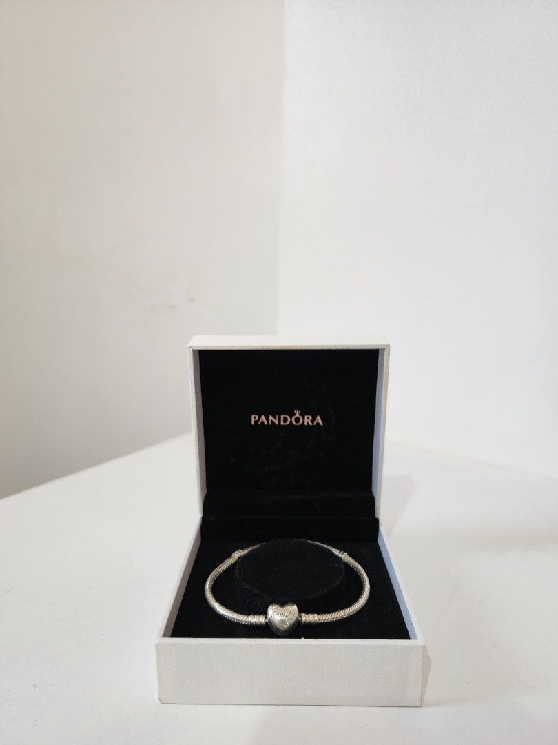 Pandora Moments Family Tree Heart Clasp Snake Chain Bracelet