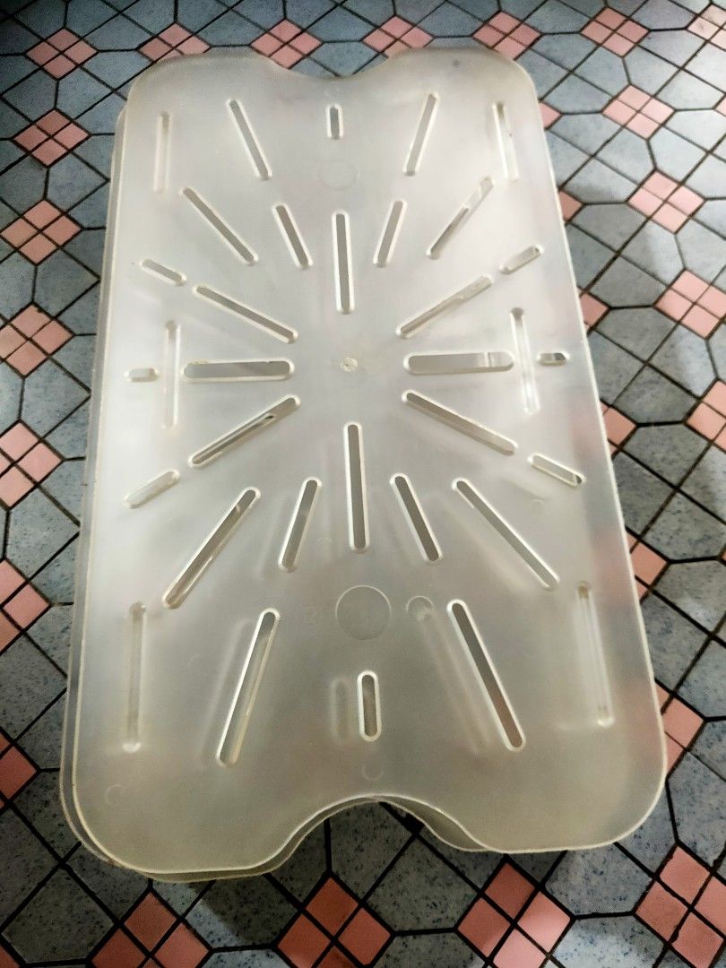 Plastic insert drainer (Category: Food Organisation & Storage) located in Singapore. Submitted by steeveets (Listing ID 1281667839, Image 2). Description: Drainer for full insert. 25x46.