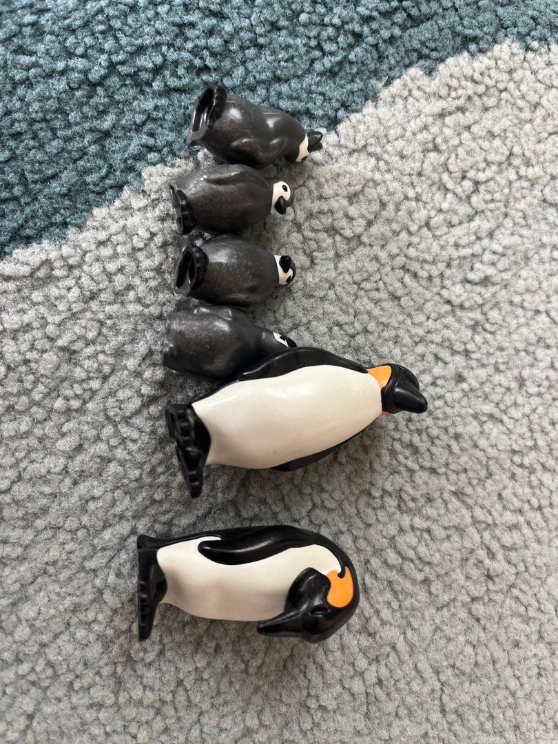 Playmobil penguin family discount