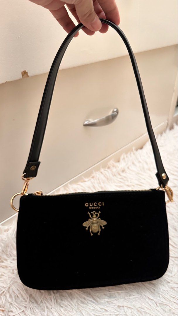 Gwp sales gucci pouch
