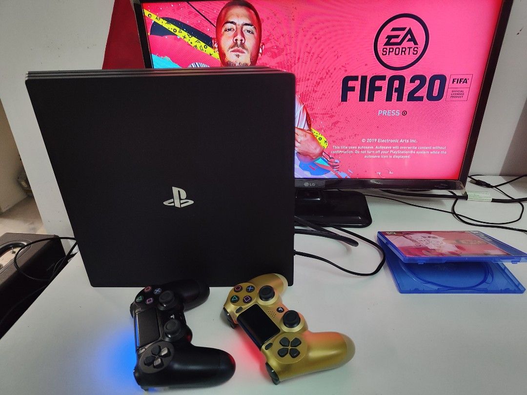 Ps4 pro 1tb 2 store controller fifa 20