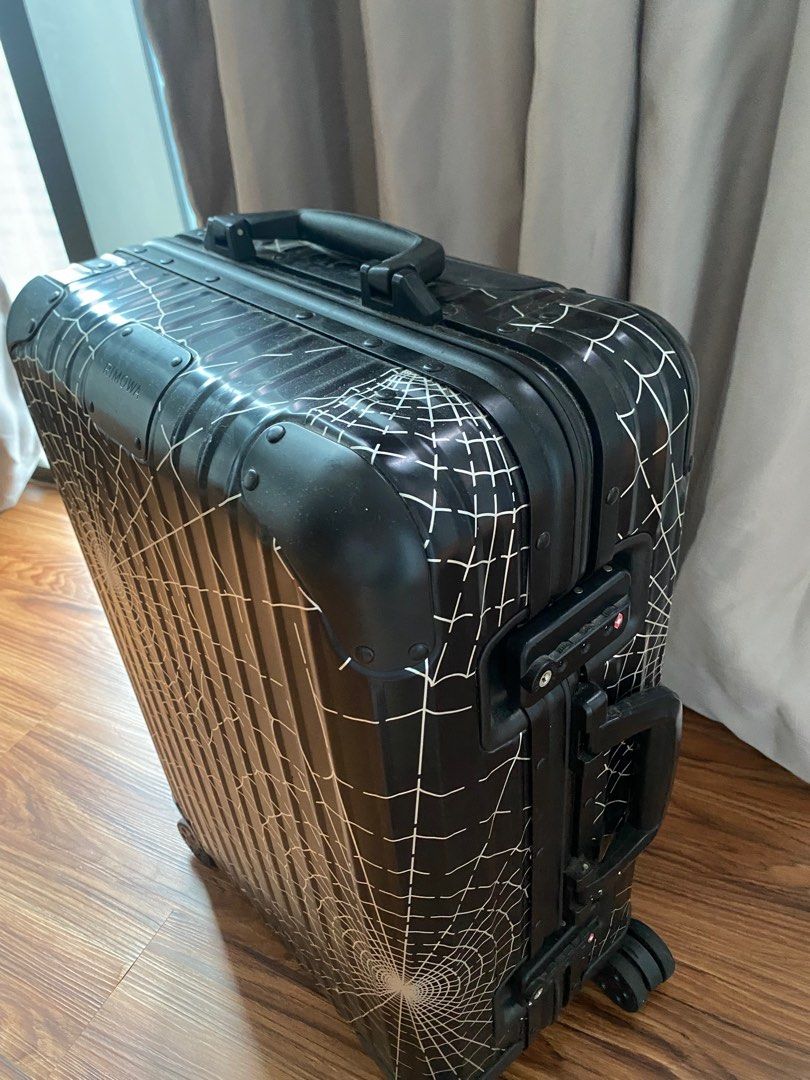 Rimowa hot sale x supreme