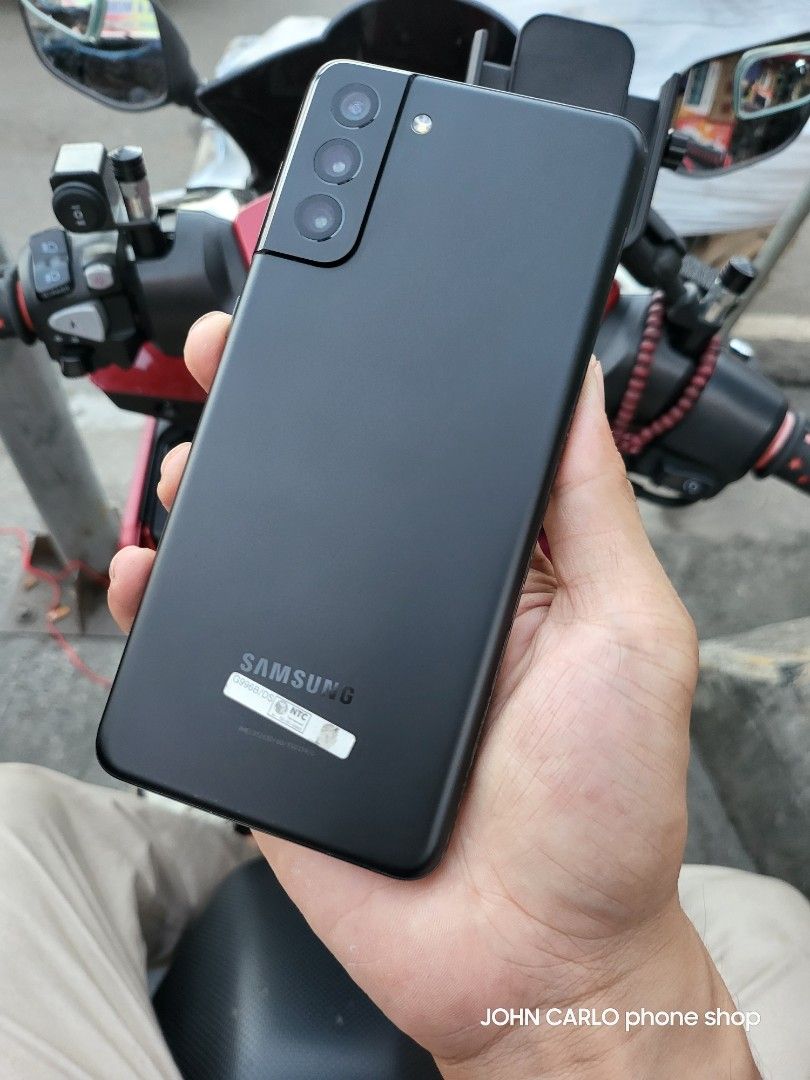 Samsung S21 plus 5g (Category: Samsung) located in Quezon City. Submitted by mubrogadgets (Listing ID 1281672586, Image 2). Description: SAMSUNG S21 plus 5G 💯no issue and no amolwd burn 💯no history of repair 💯super smooth performance Gaming phone -Exynos2100(5 nm)/Mali-G78 MP14 -128GB 8GB RAM 💯high quality display -Dynamic AMOLED 2X, 120Hz, -HDR10+, 1300 nits (peak) -6.2inches display 💯super linaw ng camera.