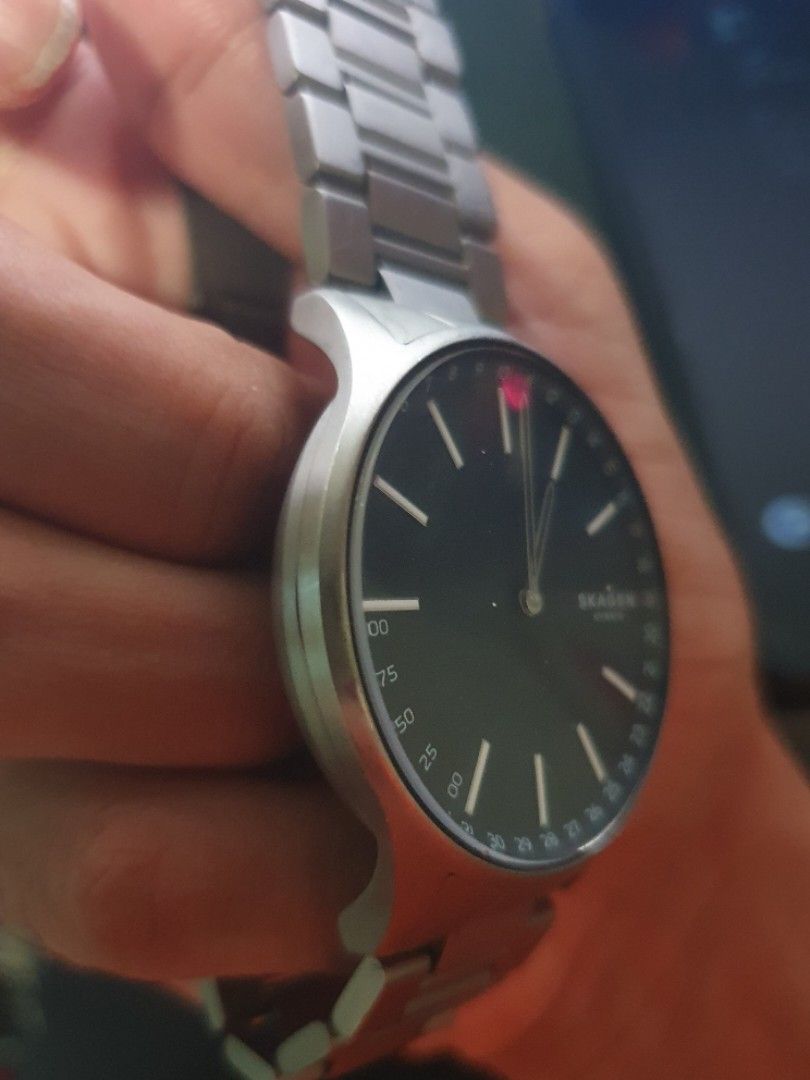 Skagen holst hybrid review 2025