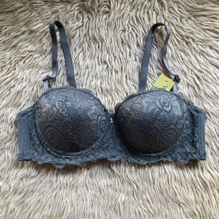 Gilly Hicks, Intimates & Sleepwear, Hollister Gilly Hicks Lace Underwire  Bra Size 32 D Gently Used Condition