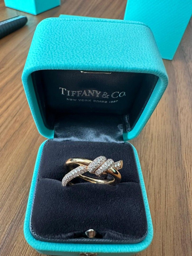 New tiffany ring top
