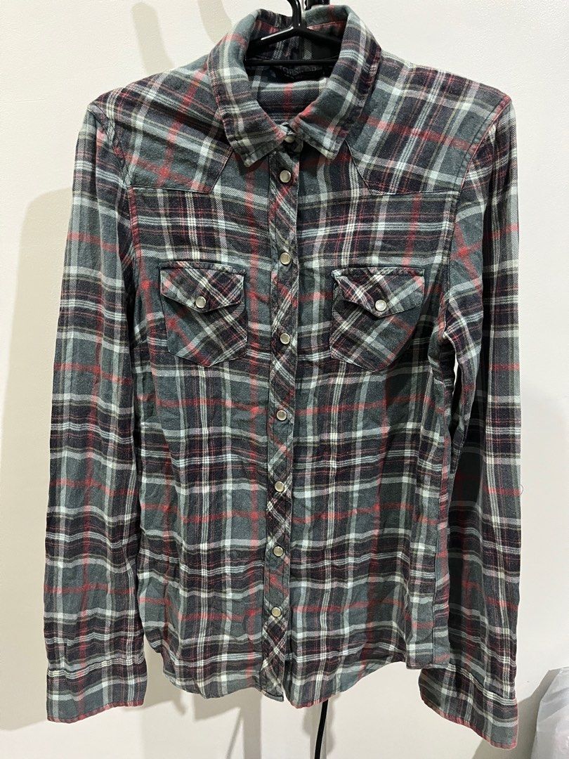 Topshop Plaid Snap Button Polo (Category: Longsleeves) located in Manila. Submitted by shopnina (Listing ID 1281798281, Image 1). Description: 🫧 MOVING OUT SALE 🫧 📌 Please note that this item is part of my moving out sale which means that this has been kept in storage for a looong time — it may have (unless stated otherwise) some dirt/dust and might smell like moth balls or old cabinet. 😅 Please manage your expectations. I don’t have enough t