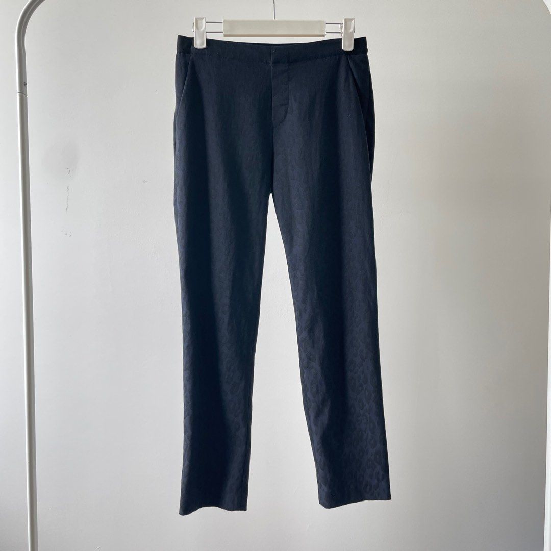 Uniqlo Smart Ankle Pants in Navy Blue, Women's Fashion, Bottoms, Other  Bottoms on Carousell