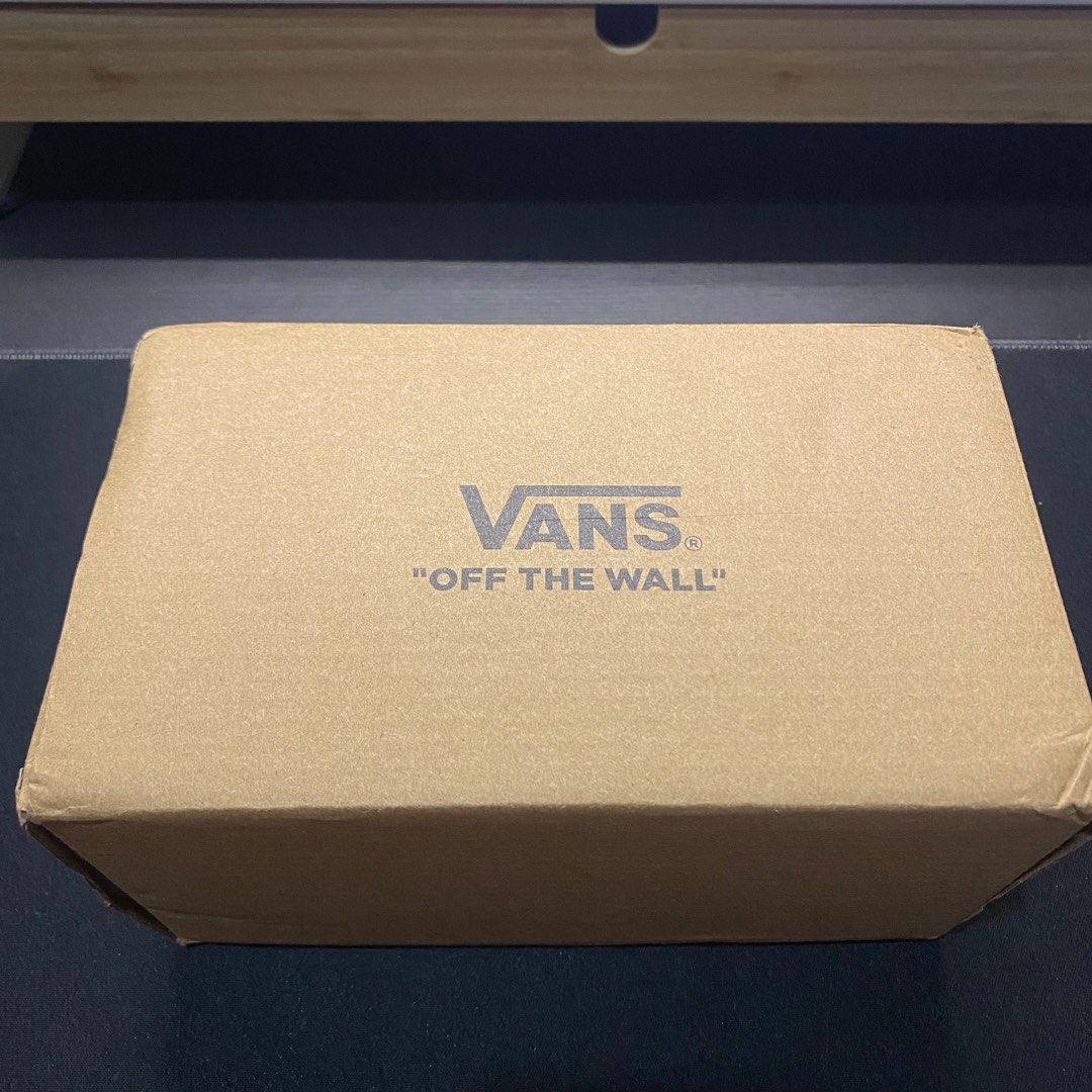 Yellow vans outlet lunch box