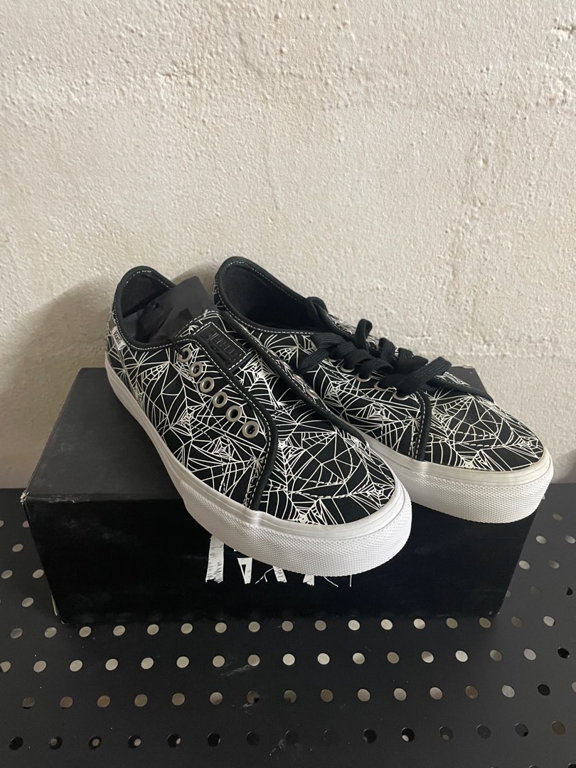 Jason dill vans syndicate shop