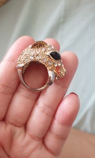 Vintage Panther Ring with Swarovski Crystals Size. 6 Goldtone
