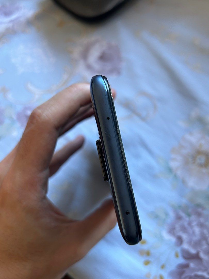 XIAOMI REDMI NOTE 9S , 128gb Storage 5gb Ram (Category: Xiaomi) located in Quezon City. Submitted by adarpgaming (Listing ID 1281653676, Image 3). Description: Will pass as new Minimal scratches sa gilid No cracks With Tempered glass(with issue) No charger (but can add) Completr with box Less than a month used, nag upgrade agad to Iphone Pm me for more info Can do lalamove, meetup Near QC Circle , Tomas Morato.