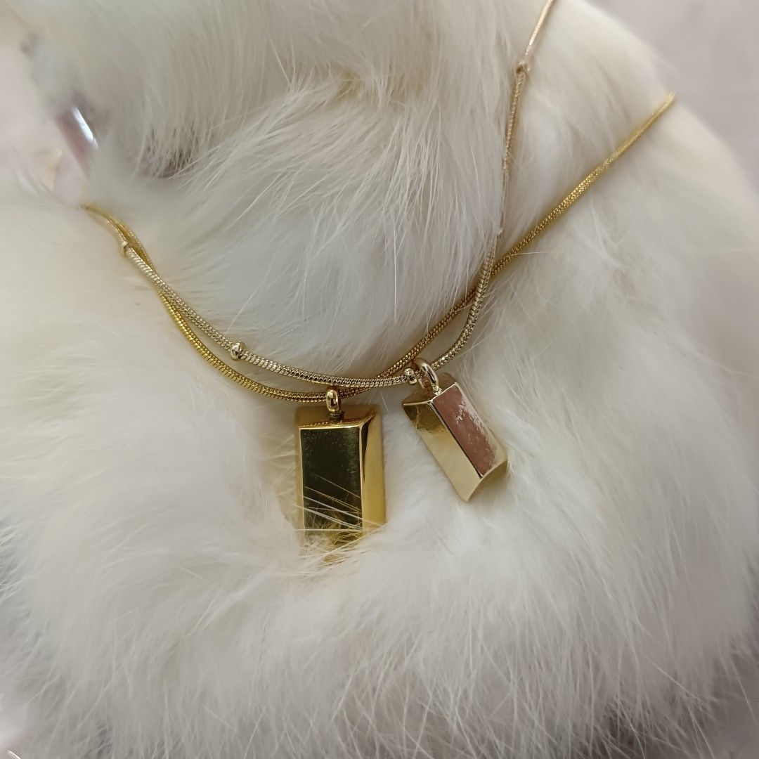 Gold brick necklace outlet