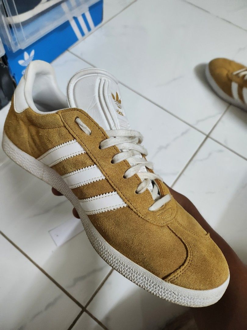 Gazelle deals camel adidas