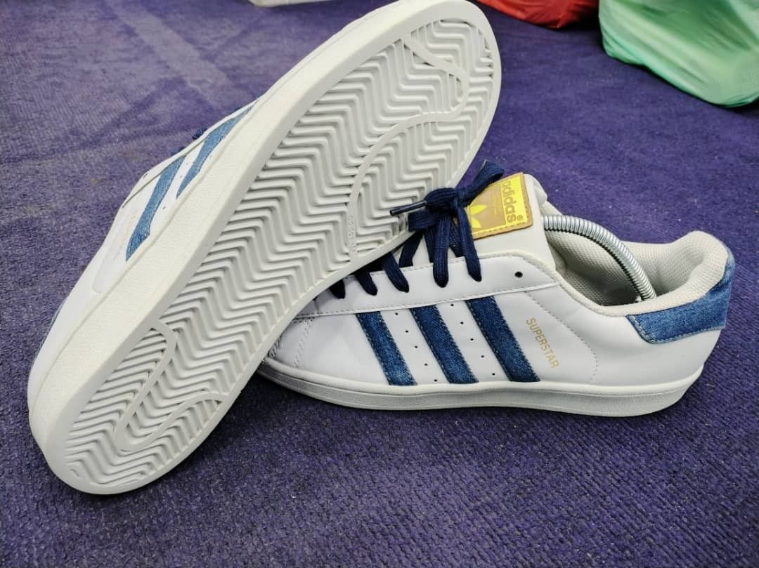 Adidas 2025 superstar 43.5