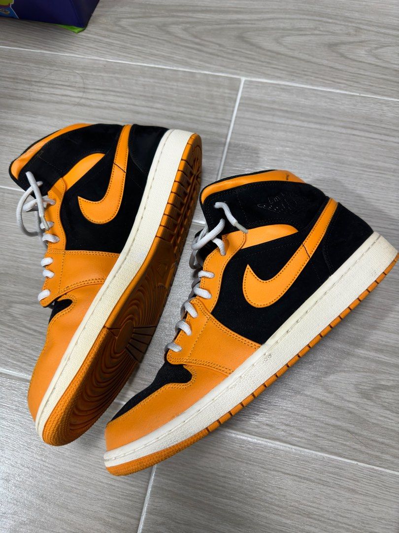 Jordan 1 mid black orange discount peel
