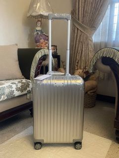 Aluminum Hand Carry Cabin Size Suitcase in Silver Color Carry On Luggage TSA Locks SAME DAY DELIVERY