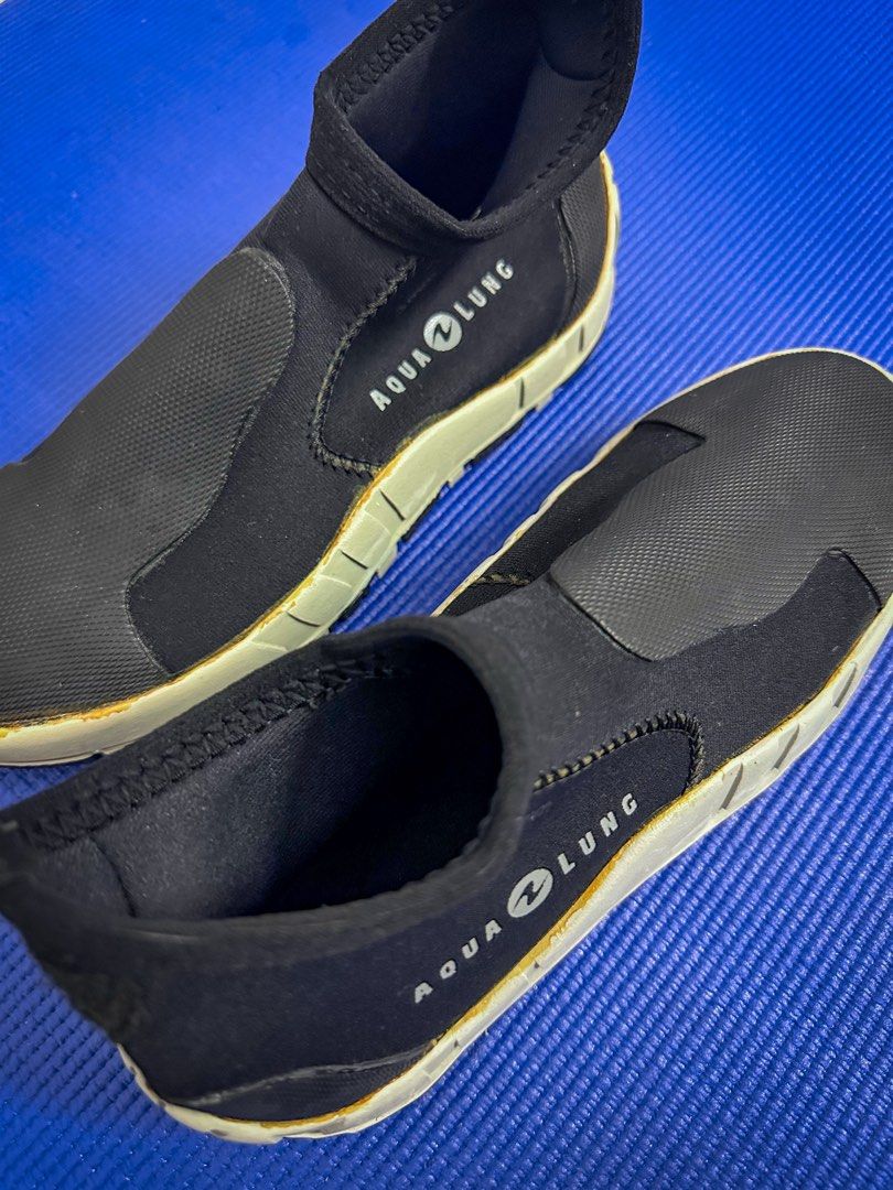 thumbnail image 2 of Mares Classic 5mm Neoprene Dive Boots - Rubber Sole, Side Zip For Men & Women 2 of 11