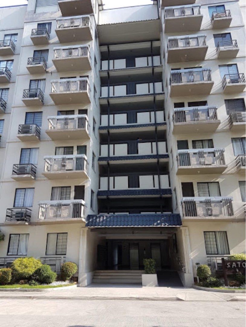 Asia Enclaves Alabang Condo (Category: Apartments & Condos) located in Muntinlupa City. Submitted by kcferre (Listing ID 1281833403, Image 1). Description: Asia Enclaves Alabang Condo 1-Bedroom unit 1st Floor unit (no need to use the elevator!) Near the fire exit to the playground 30 sqm floor area plus 10 sqm Lanai / Balcony With access to all the condo facilities like the swimming pool, gym, playground, clubhouse, pay parking. Has a convenience
