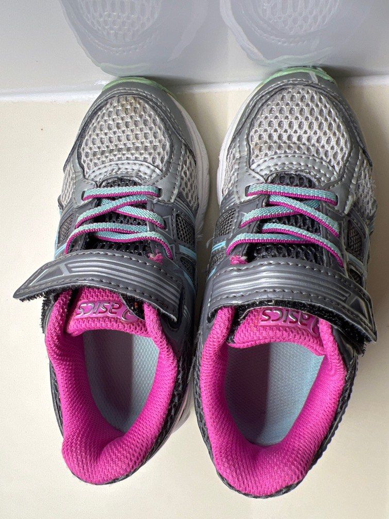 Girls asics sale size 1