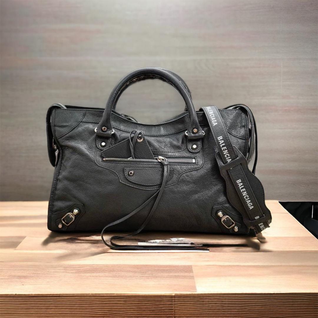 Balenciaga city 2019 store