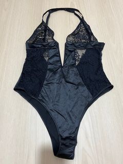 (Category: ) located in . Submitted by zoe_wardrobe (Listing ID 1281911295, Image 1). Description: .