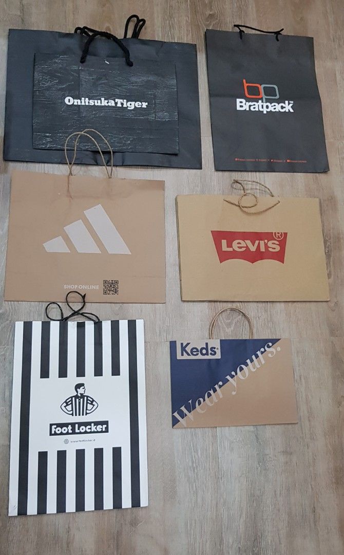 Foot locker levis sale