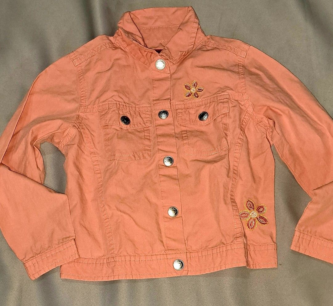 Bossine Jacket for 3 yrs girl (Category: Babies & Kids Fashion) located in Quezon City. Submitted by shops4me (Listing ID 1281962786, Image 1). Description: Jacket for 3 yrs old girl. Used only a few times. Good as new..
