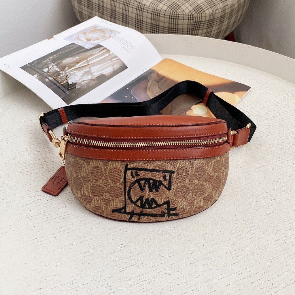Coach Belt Bag in Signature Canvas (39937 73939), Men's Fashion