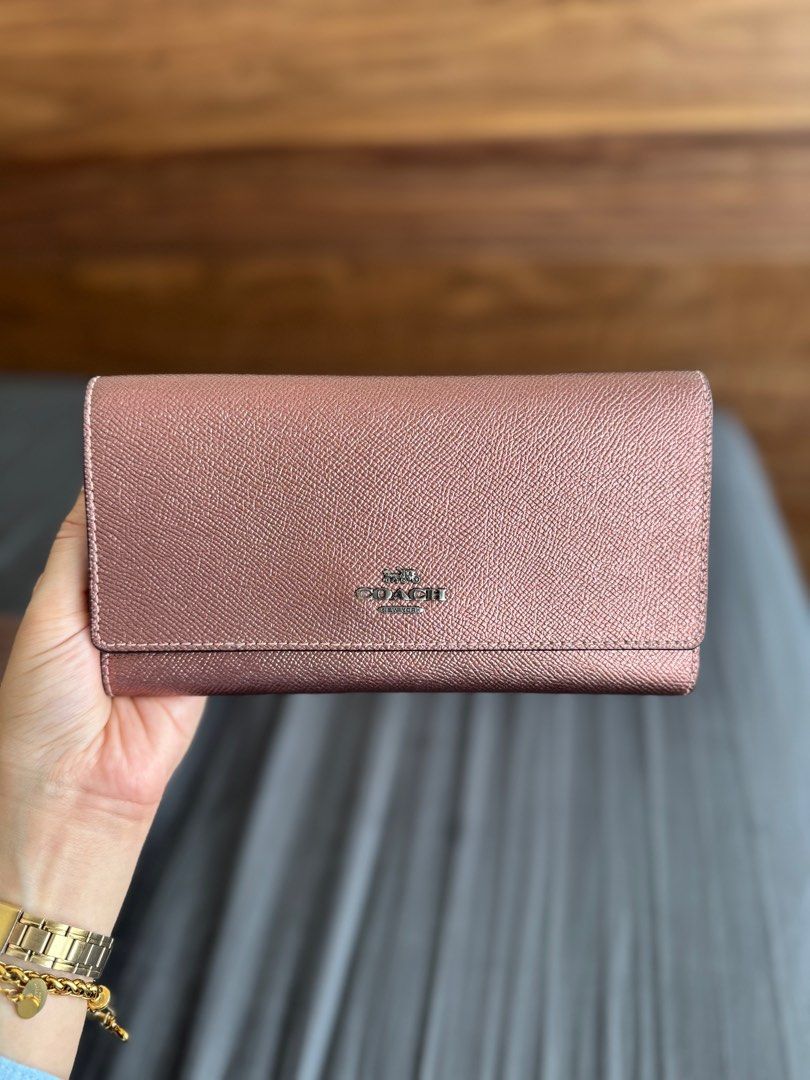 Soft trifold sales wallet coach