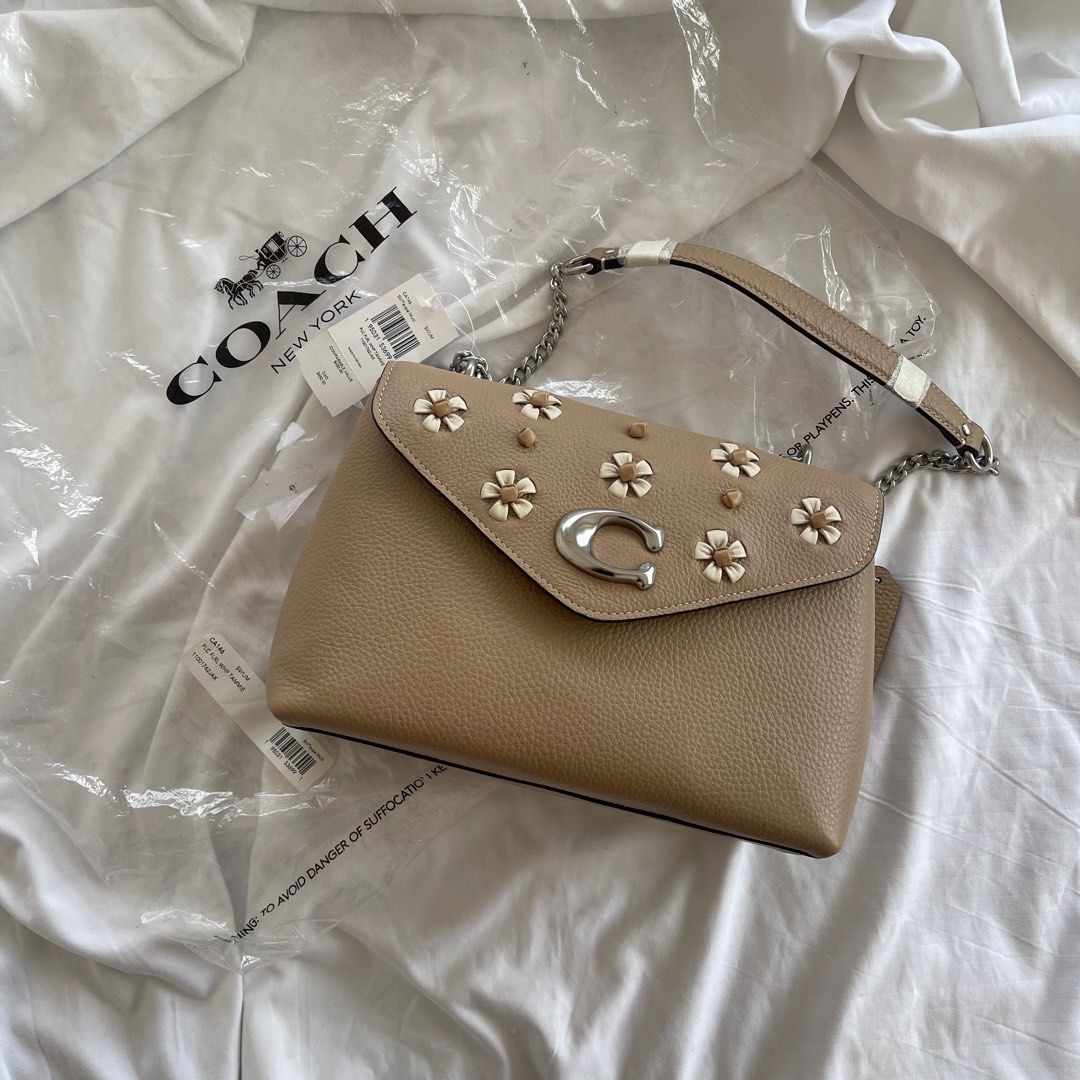 Coach Tammie (Category: Luxury Bags & Wallets) located in Tanay. Submitted by __muted (Listing ID 1281865907, Image 1). Description: Brand New. Never worn. Still have the tag and polyplastic. Well-kept. Authentic/Original Coach. Location: Tanay, Rizal. .