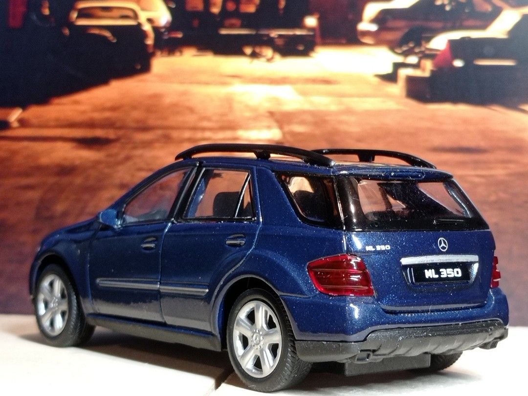Mercedes benz ml350 toy car top