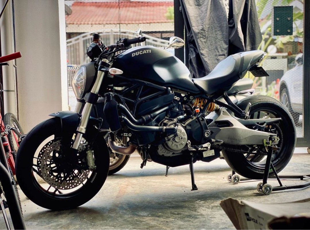 Ducati monster 2025 821 dark stealth