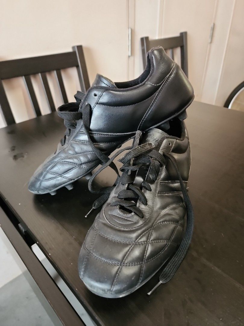 Italian outlet football boots
