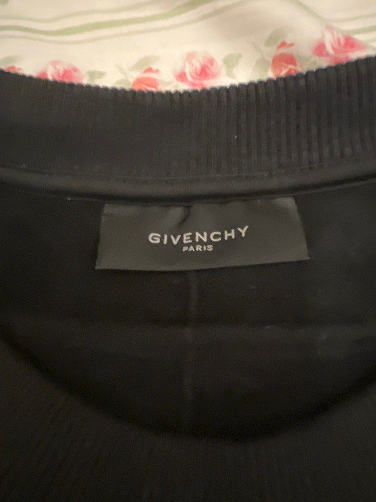 Givenchy （分類：服裝）位於 Hong Kong。 由 vsoo2 提交（商品編號 1281940804，圖片 3）。簡介： 。