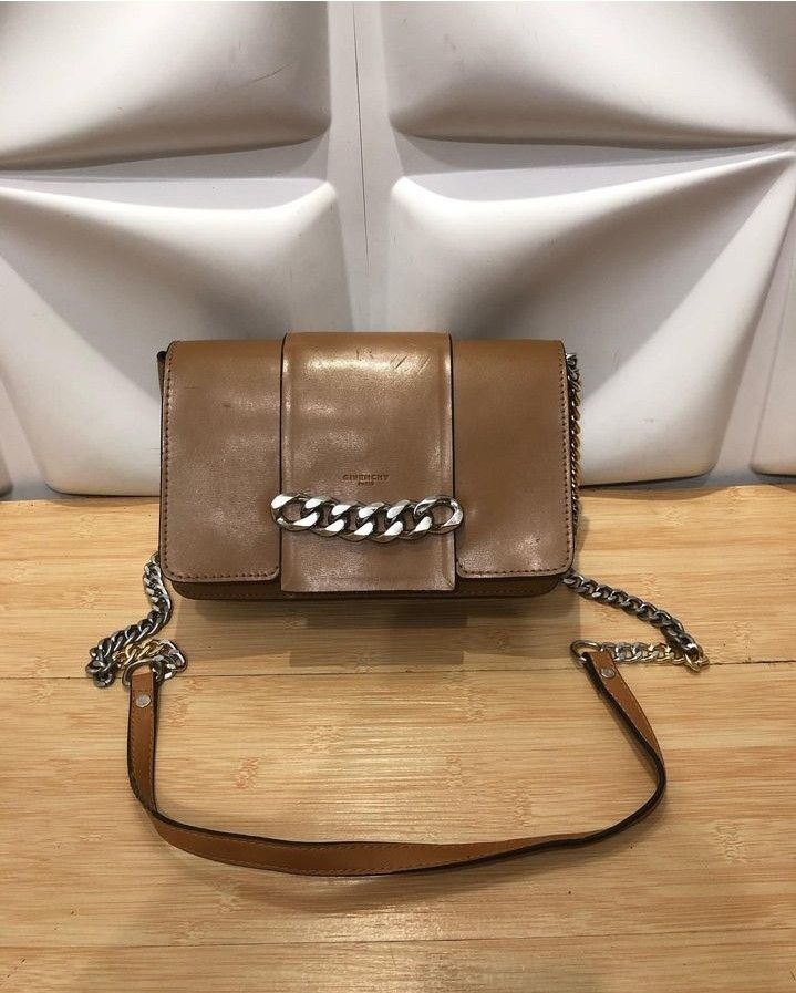 GIVENCHY MADE IN ITALY FULL KULIT ASLI Fesyen Wanita Tas