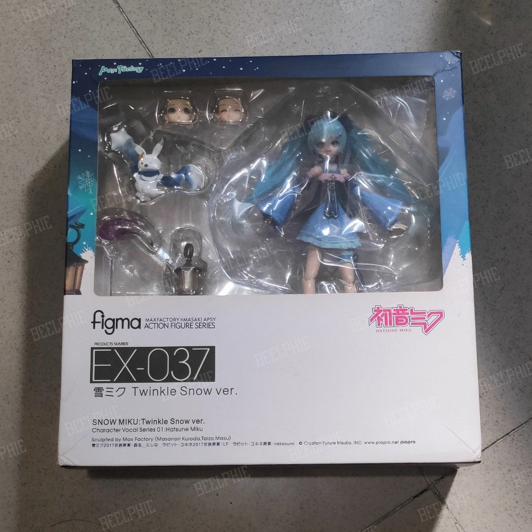 Hatsune Miku Figma EX-037 (Category: Figurines & Statues) located in Caloocan City. Submitted by hyperkida (Listing ID 1281815940, Image 2). Description: NOT AUTH/ORIG Late ko na nalaman dahil wala akong alam noon Bought this for ₱3.5k a long time ago Selling this for ₱1k na lang Issue: Box has dents because of improper storage.