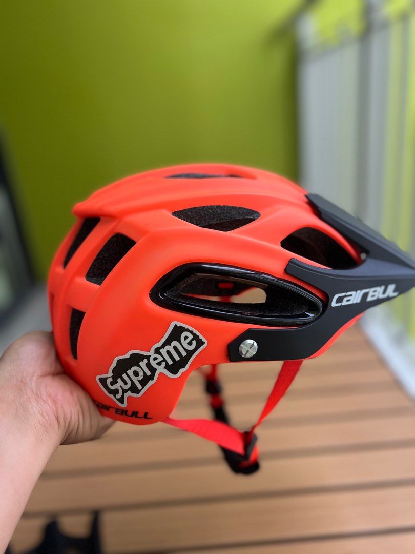 Supreme skateboard helmet online