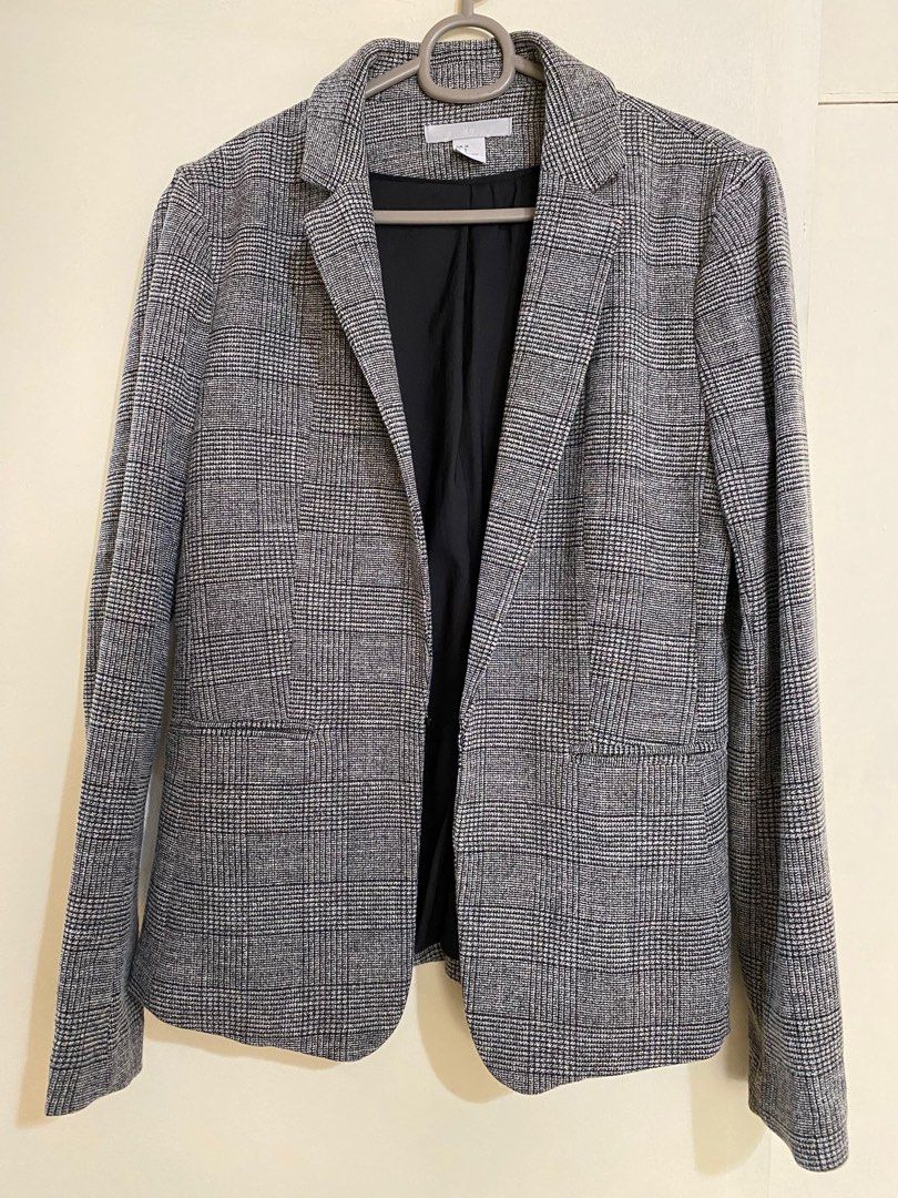 H&M blazer (Category: Coats, Jackets and Outerwear) located in Cainta. Submitted by cbe23 (Listing ID 1281827190, Image 1). Description: Good condition Flattering fit Alteration on the sleeves- inner lining removed Rfs: decluttering.