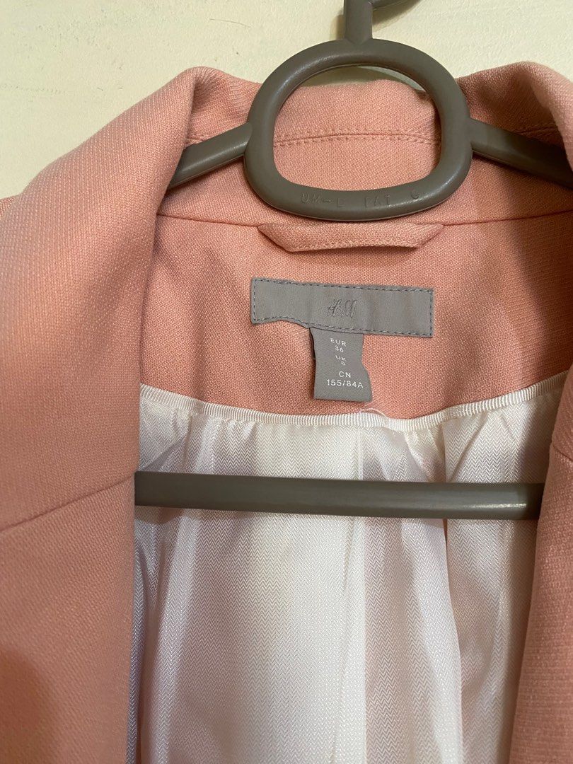 H&M Peach Blazer (Category: Coats, Jackets and Outerwear) located in Cainta. Submitted by cbe23 (Listing ID 1281827727, Image 3). Description: Good condition Flattering fit Length= 24.5 inches Width= 17 inches Rfs: decluttering.