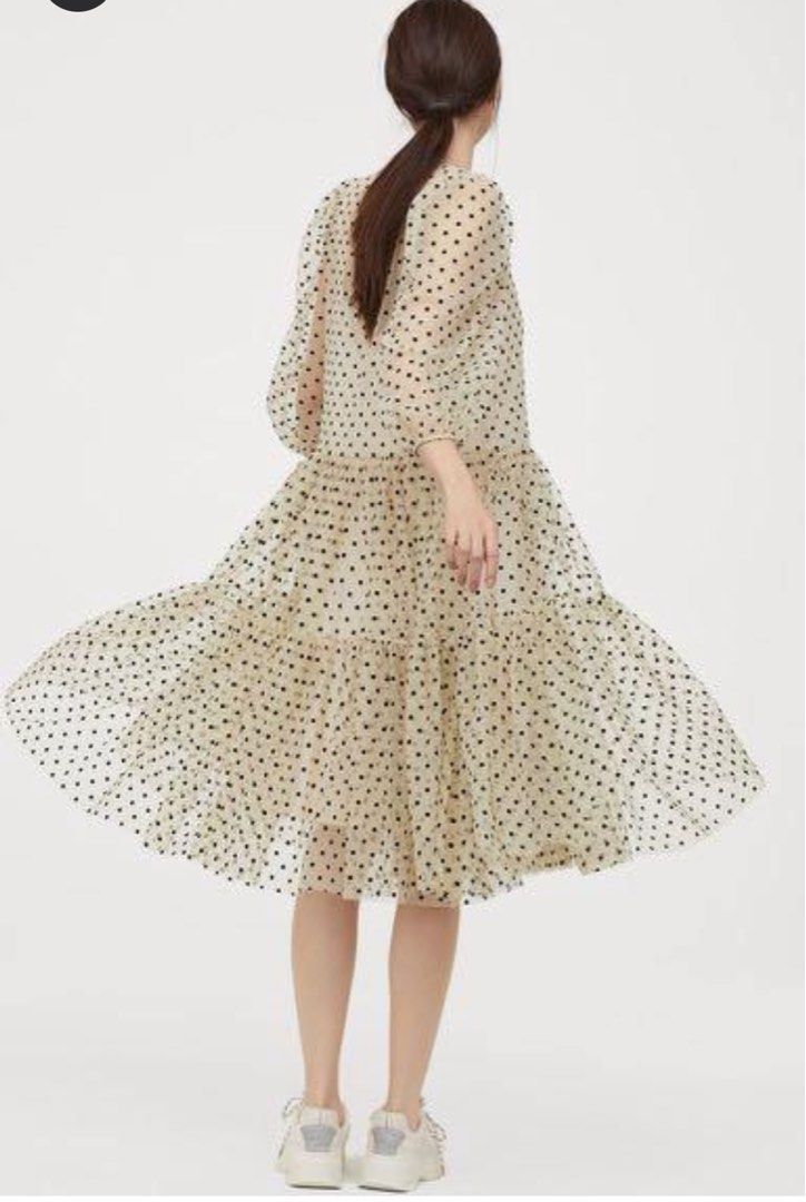 H&m spotty dress shop