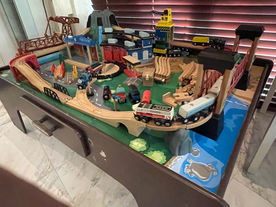 Imaginarium wooden train table store