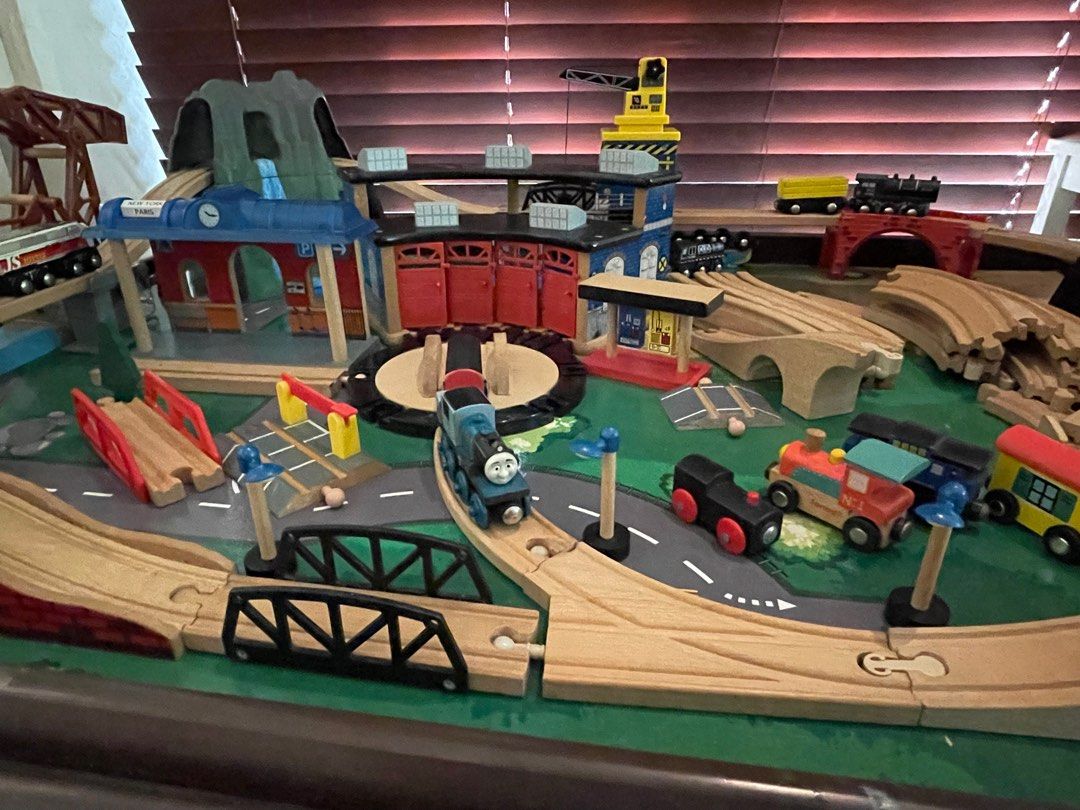 Imaginarium thomas top train table