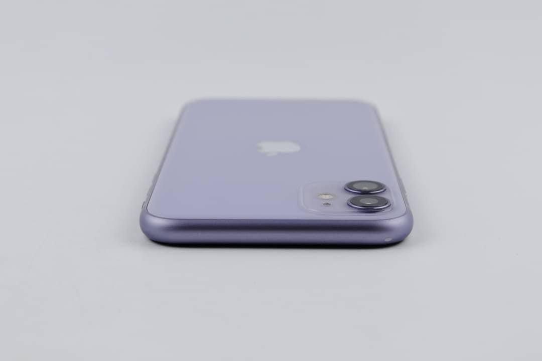 iPhone 11 128gb Dual Sim (Category: iPhone 11 Series) located in Manila. Submitted by TekiCashGadgetsph (Listing ID 1281809756, Image 2). Description: (FU) Open-line, any sim working (worldwide) - Guaranteed original iPhone not fake/copy Complete accessories with box Secondhand Good as new not abused! Presentable •Original Lcd • no issue hidden issues • no apple id / iCloud id • Good batthealth • Good cam front/back • Good Performance • Good face